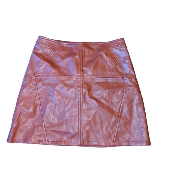 🛍️BROWN  FAUX LEATHER SKIRT SIZE MEDIUM - Picture 1 of 3